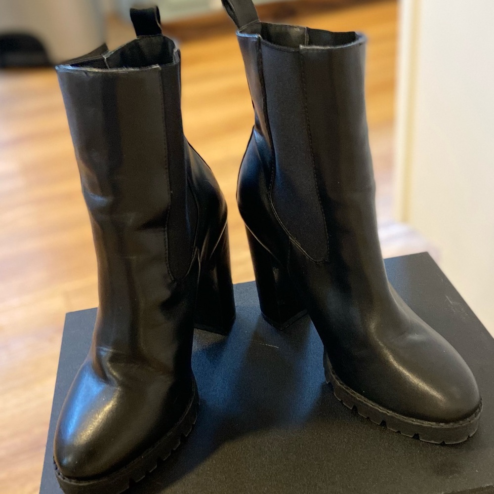 Express size 7 booties